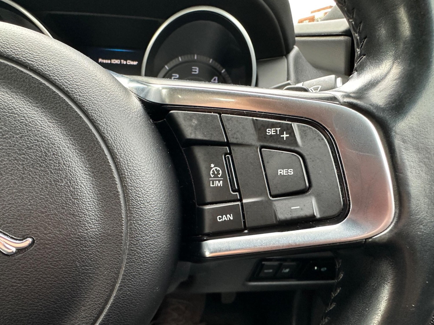 Used Jaguar XE 2015 for sale - 77377141: Photo 28