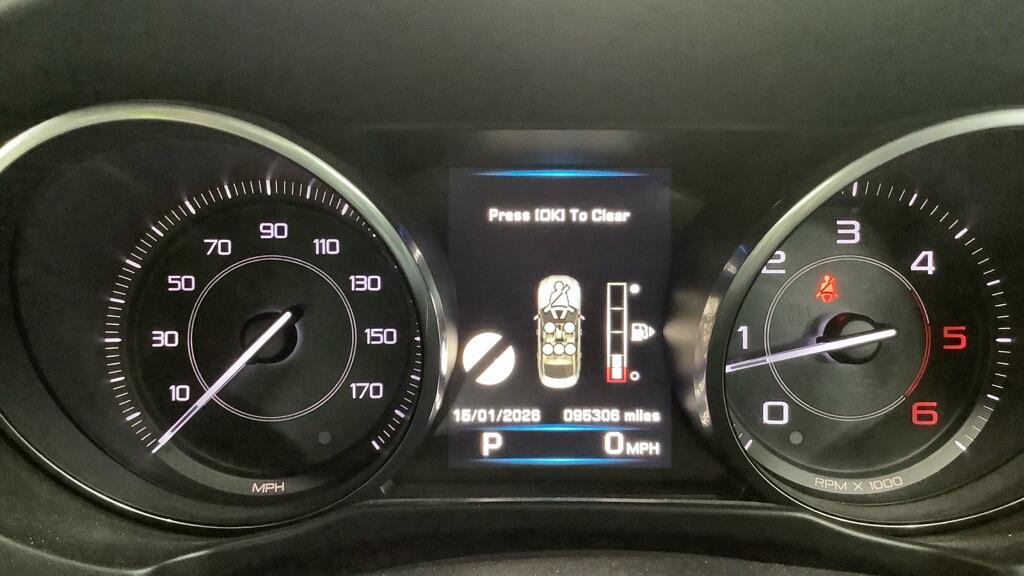 Used Jaguar XE 2015 for sale - 77377141: Photo 3