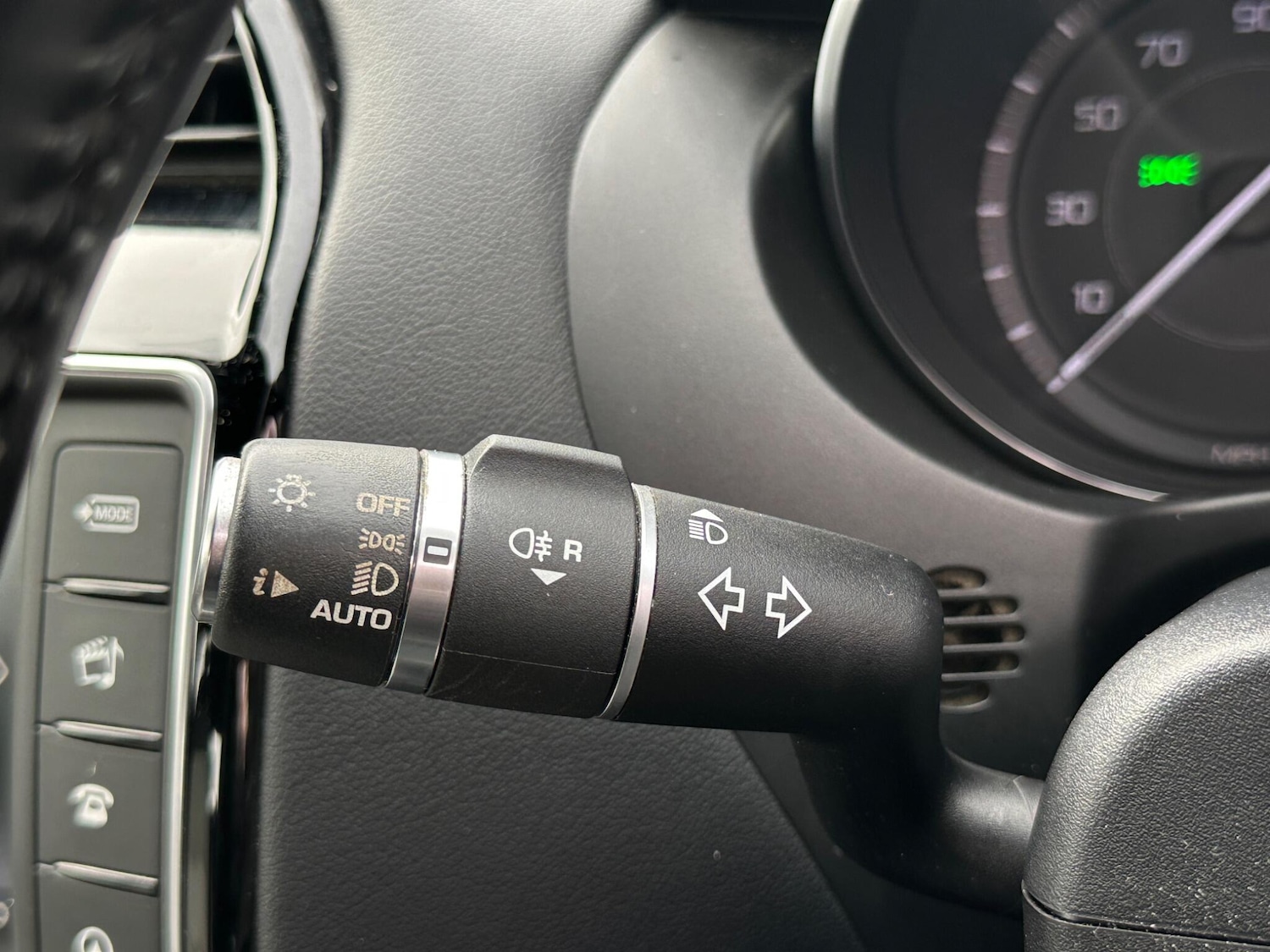 Used Jaguar XE 2015 for sale - 77377141: Photo 30