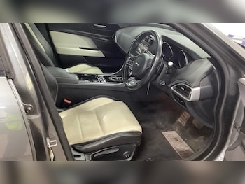 Used Jaguar XE 2015 for sale - 77377141: Photo