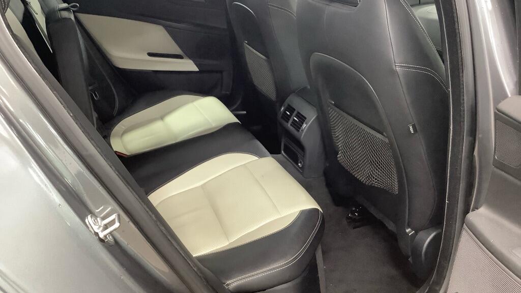 Used Jaguar XE 2015 for sale - 77377141: Photo 5