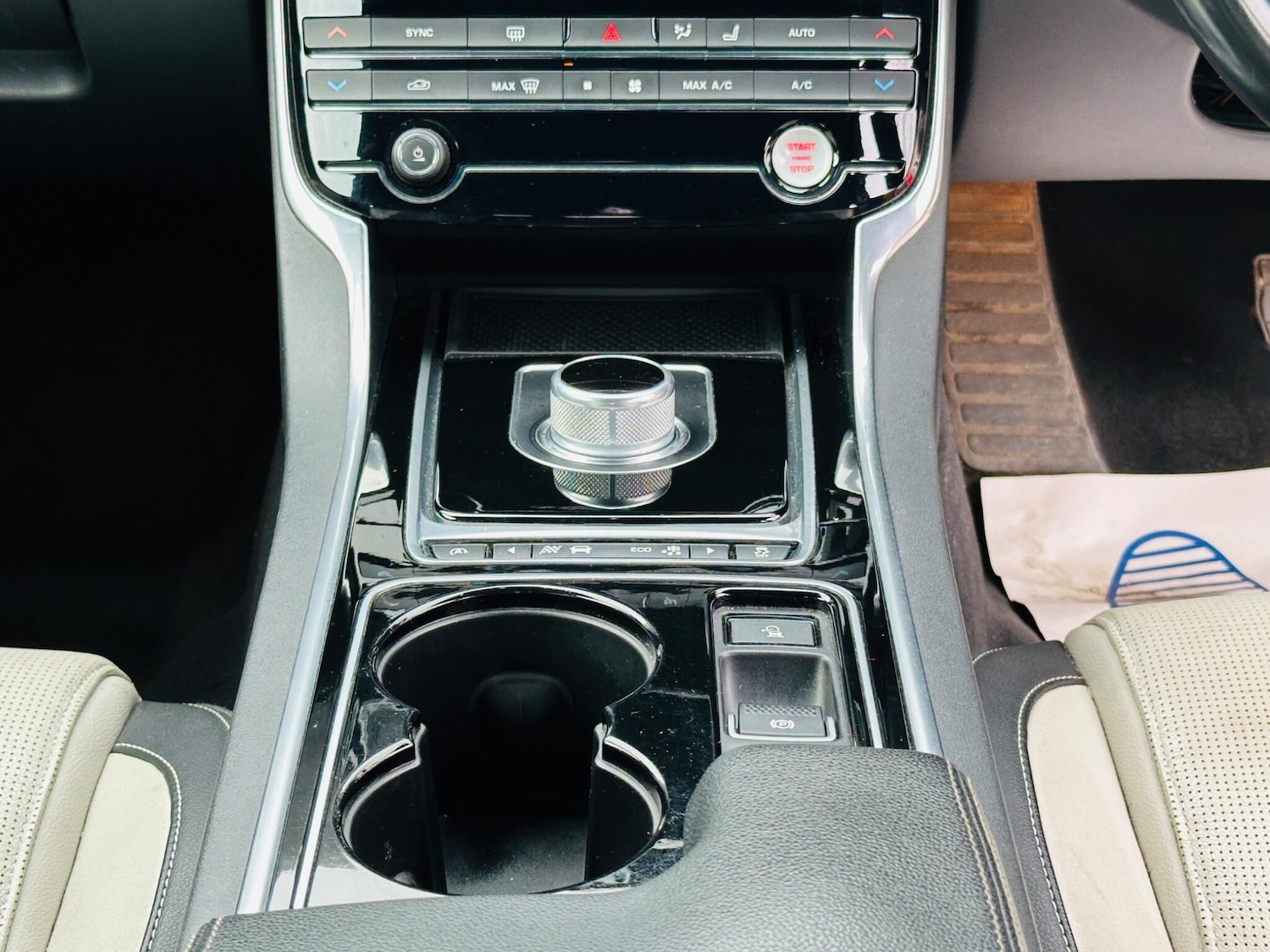 Used Jaguar XE 2015 for sale - 77377141: Photo 57