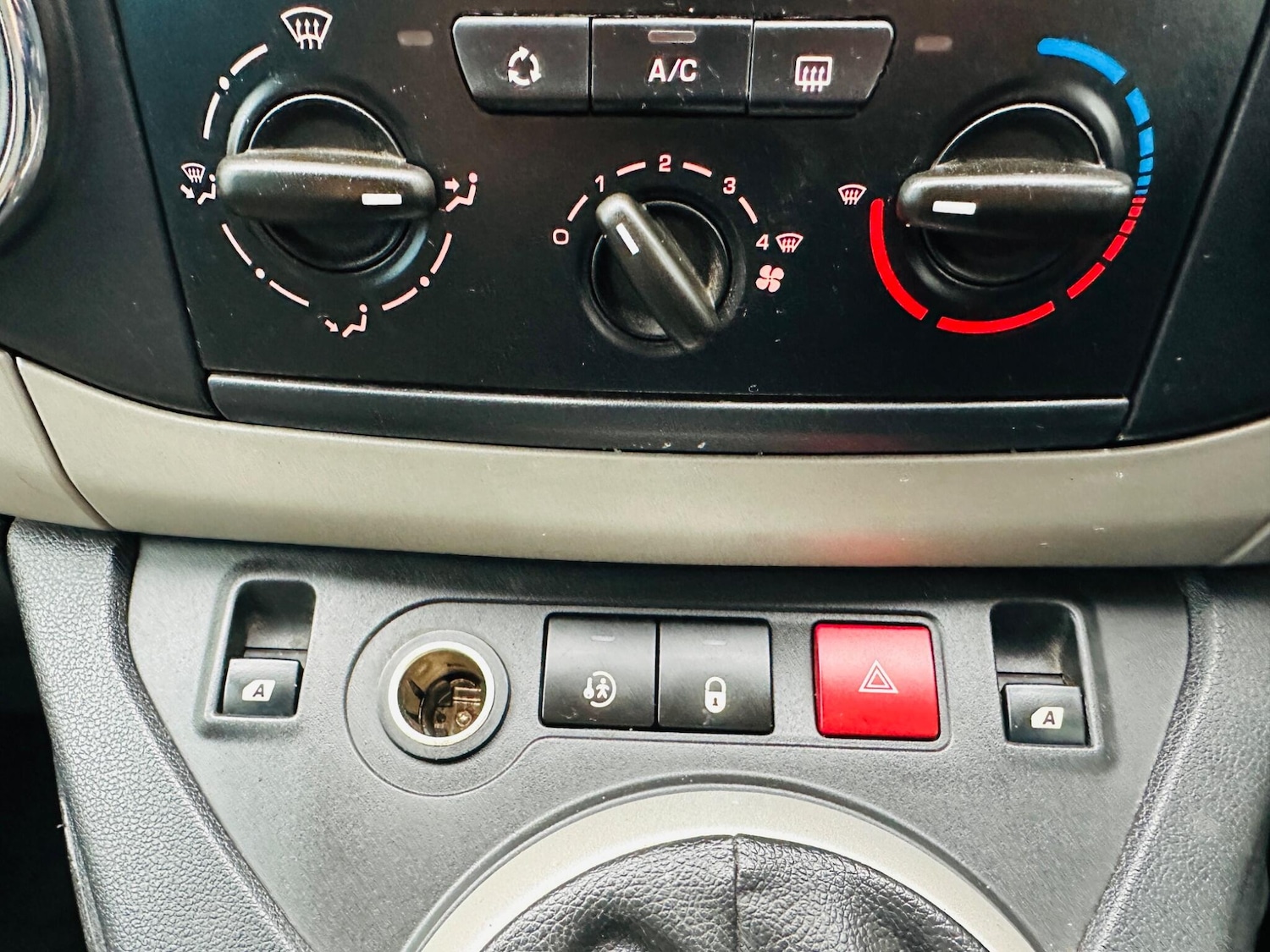 Used Peugeot Partner Tepee 2014 for sale - 77358527: Photo 24