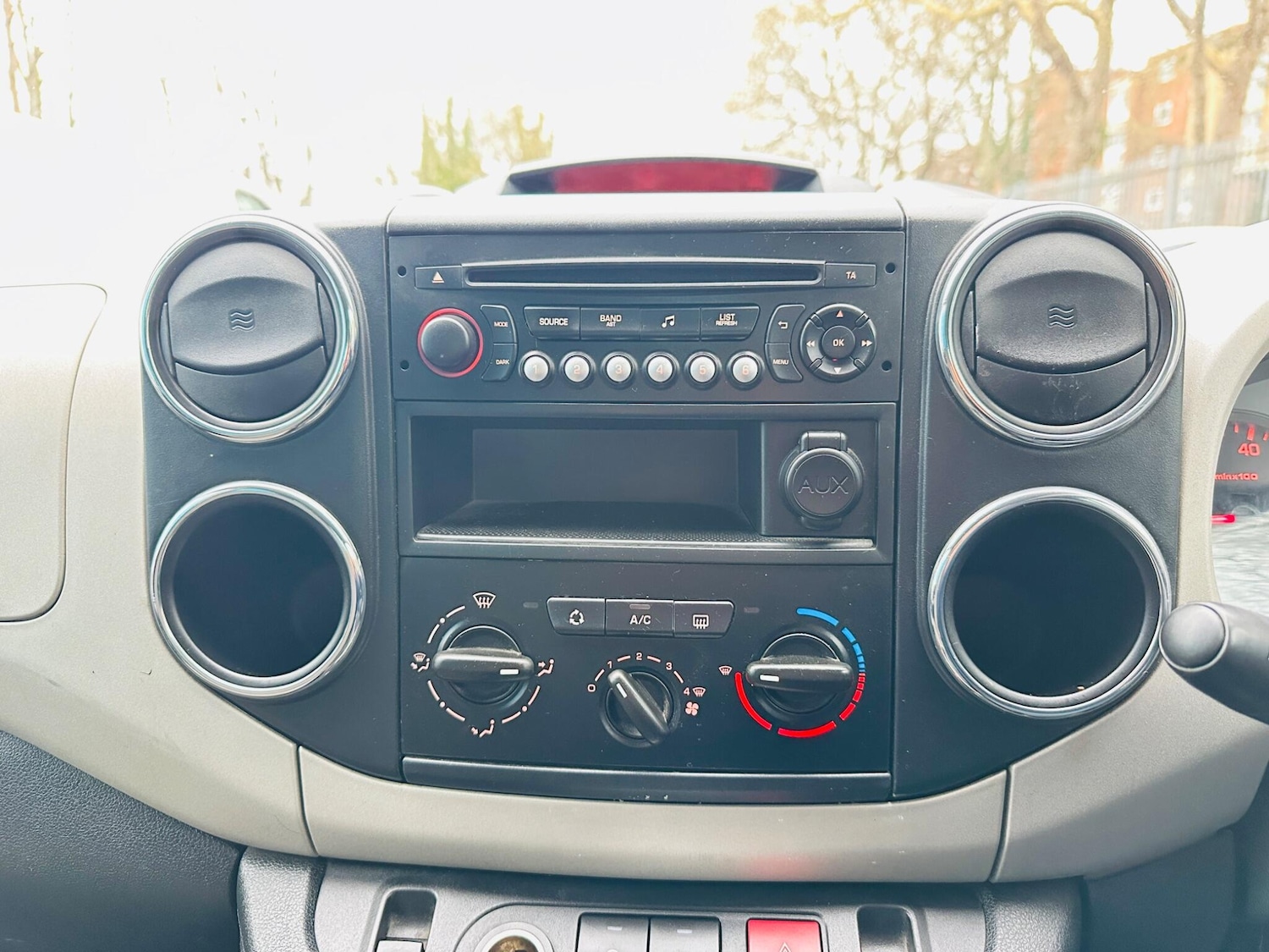 Used Peugeot Partner Tepee 2014 for sale - 77358527: Photo 27