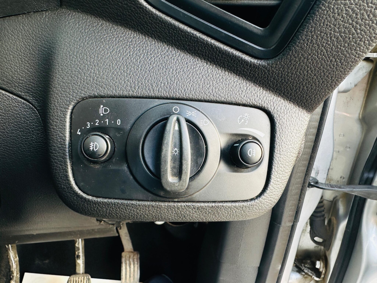 Used Ford Kuga 2013 for sale - 76824105: Photo 27