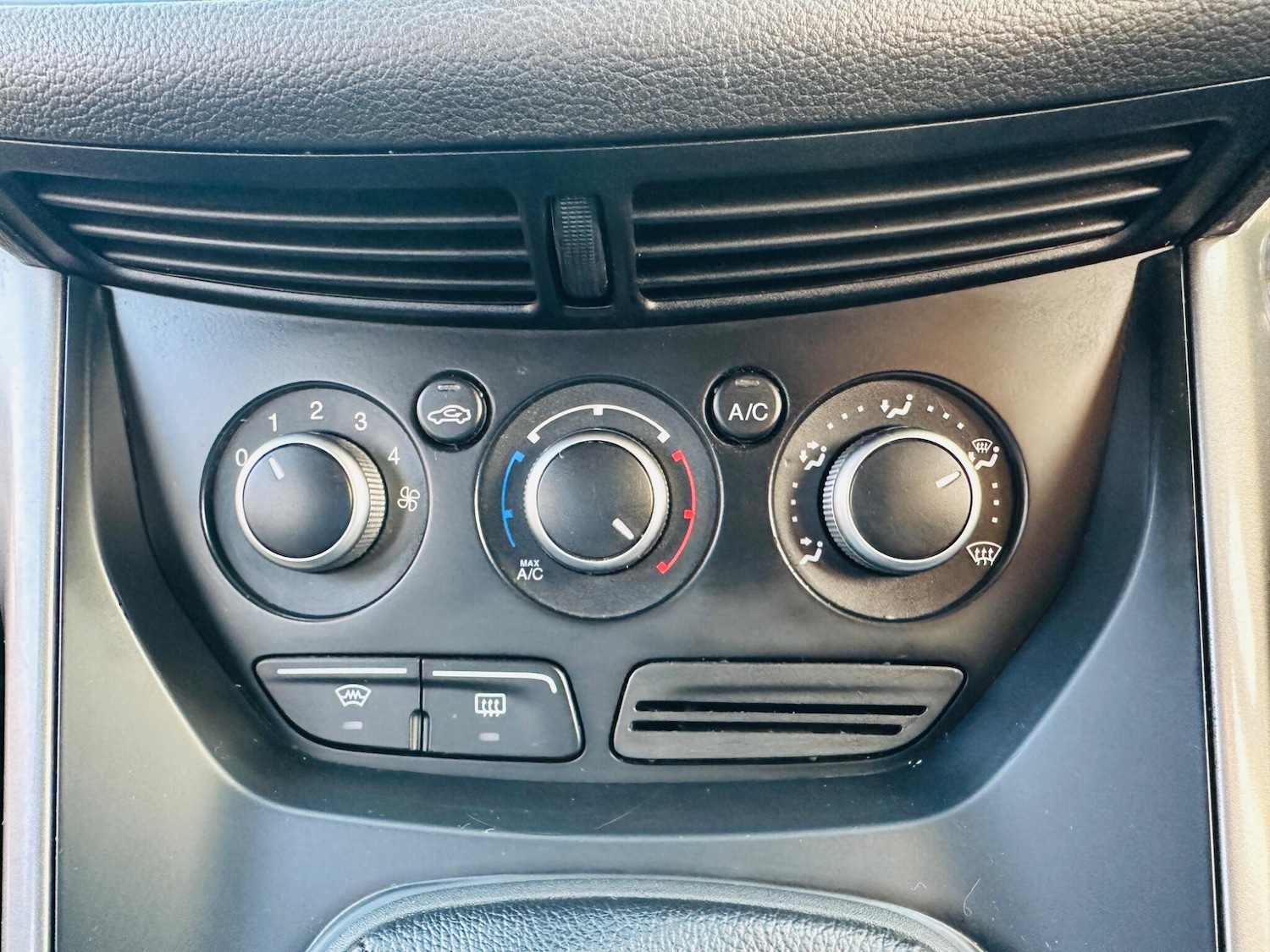 Used Ford Kuga 2013 for sale - 76824105: Photo 28