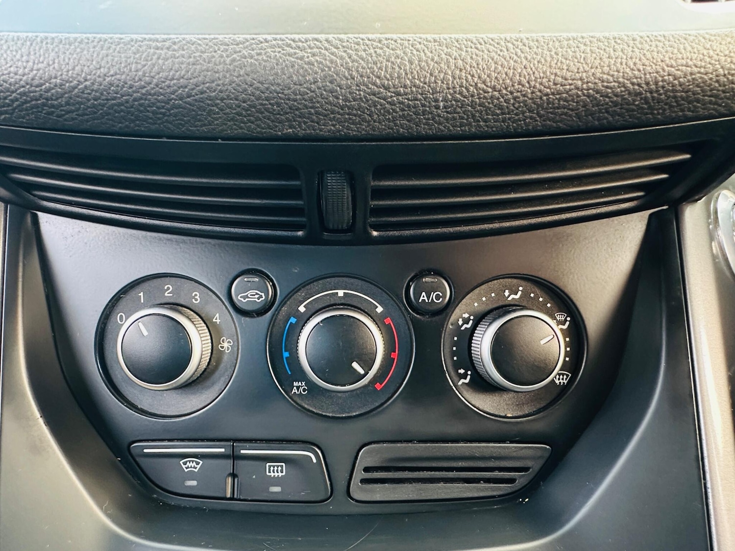 Used Ford Kuga 2013 for sale - 76824105: Photo 29