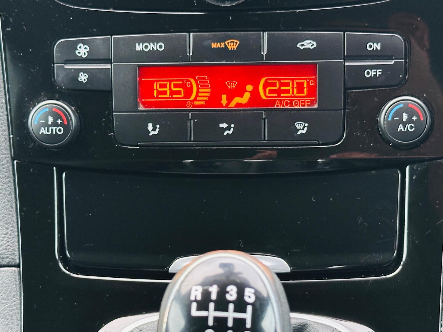 Used Ford S-Max 2012 for sale - 77229895: Photo 47