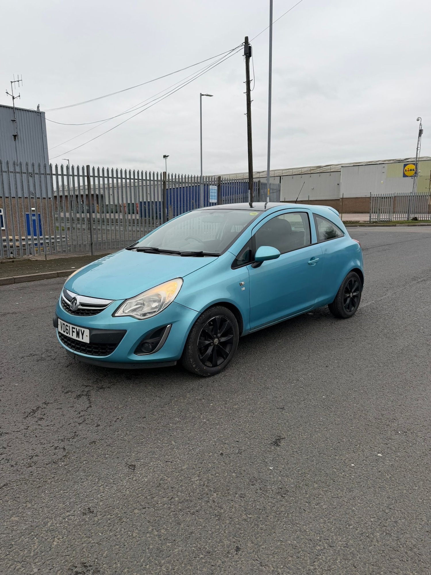Used Vauxhall Corsa 2011 for sale - 77592230: Photo 3