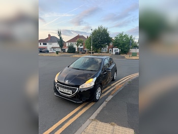 Used Peugeot 208 2014 for sale - 79460463: Photo