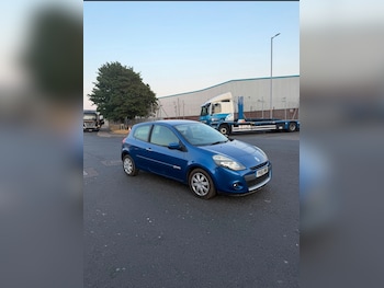Used Renault Clio 2011 for sale - 79243735: Photo