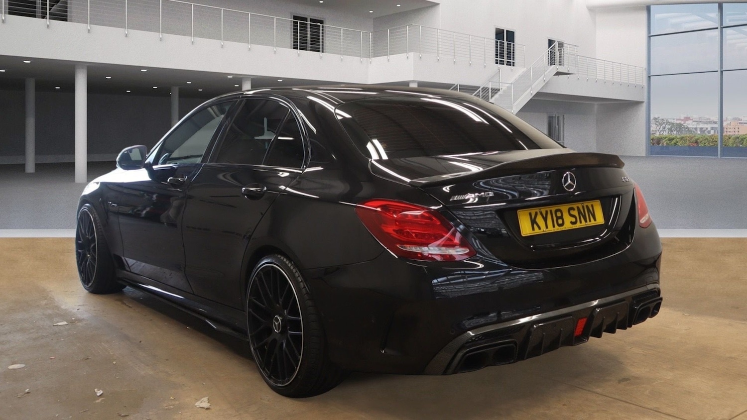 Used Mercedes-Benz C Class 2018 for sale - 77599220: Photo 2