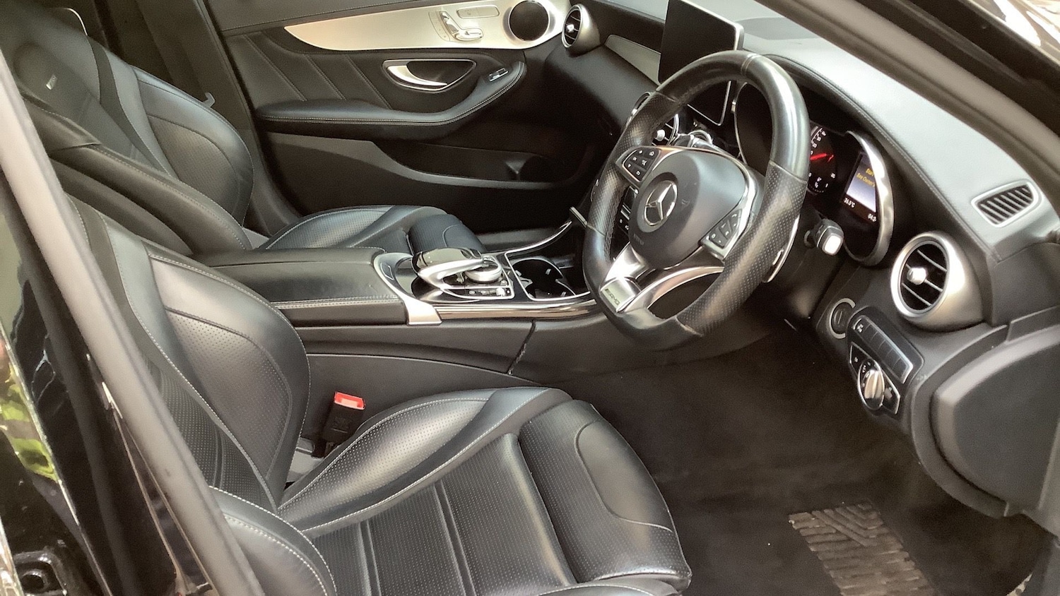 Used Mercedes-Benz C Class 2018 for sale - 77599220: Photo 3