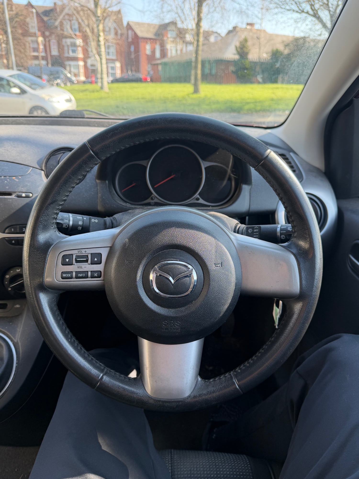 Used Mazda Mazda2 2010 for sale - 77953568: Photo 9