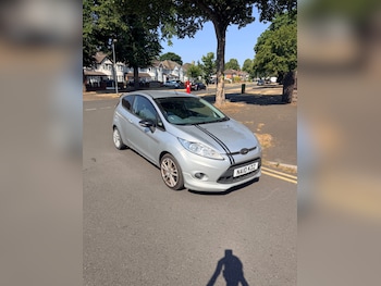 Used Ford Fiesta 2010 for sale - 79164086: Photo