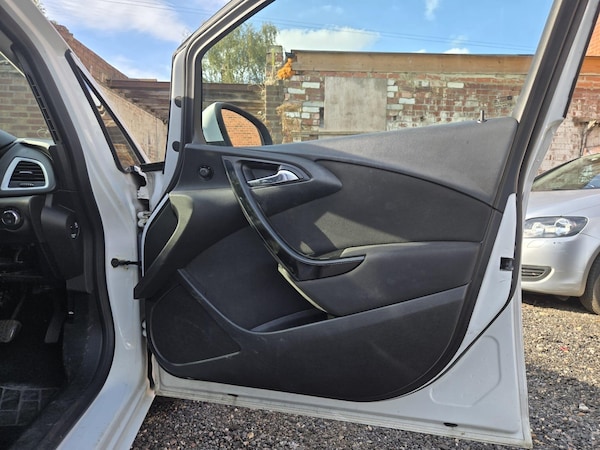 Used Vauxhall Astra 2015 for sale - 75729007: Photo 27