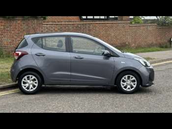 Used Hyundai i10 2017 for sale - 74820310: Photo