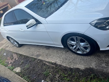 Used Mercedes-Benz E Class 2013 for sale - 76293435: Photo