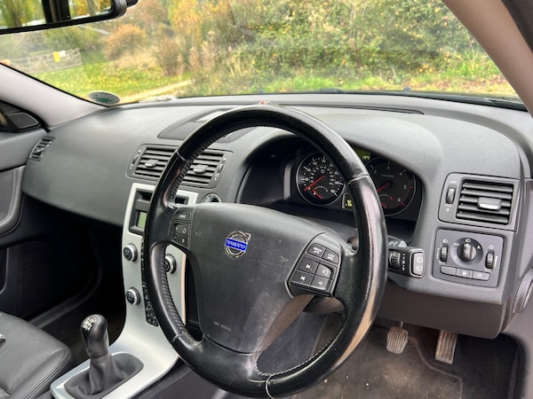 Used Volvo V50 2012 for sale - 76260493: Photo 15