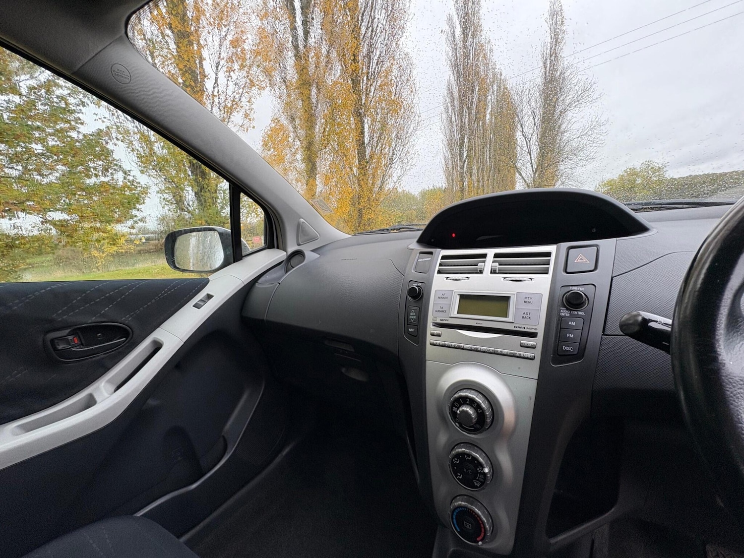 Used Toyota Yaris 2006 for sale - 76425706: Photo 21