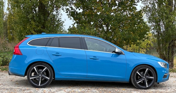 Used Volvo V60 2015 for sale - 76295193: Photo 10