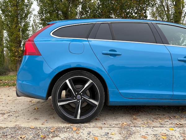 Used Volvo V60 2015 for sale - 76295193: Photo 15