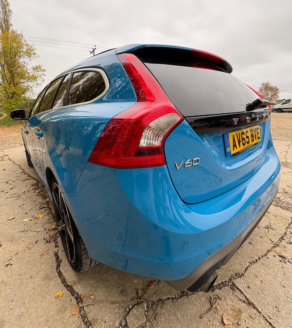 Used Volvo V60 2015 for sale - 76295193: Photo 16