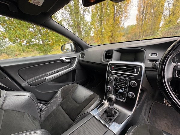 Used Volvo V60 2015 for sale - 76295193: Photo 19