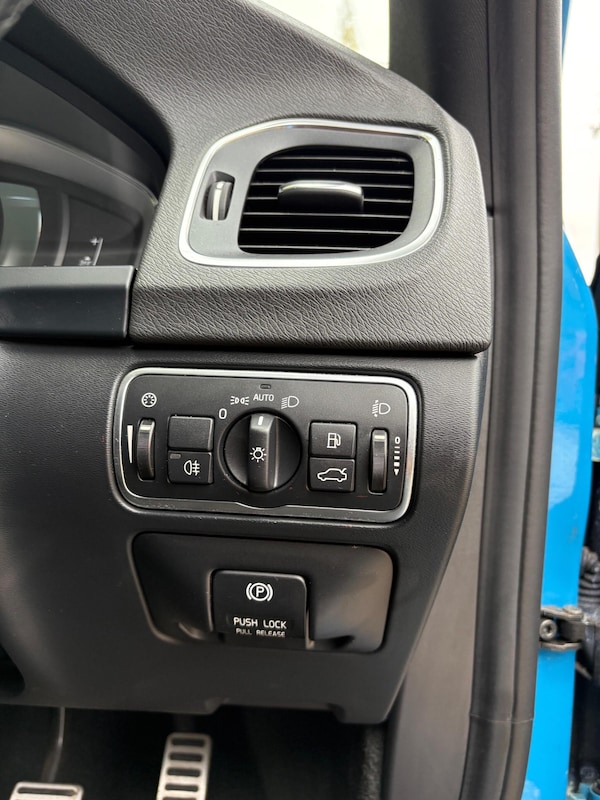 Used Volvo V60 2015 for sale - 76295193: Photo 20