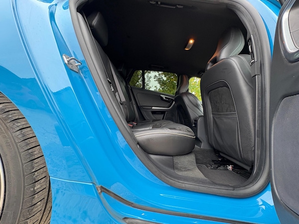 Used Volvo V60 2015 for sale - 76295193: Photo 25