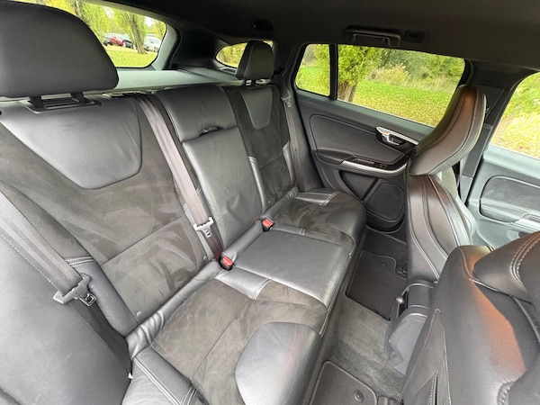 Used Volvo V60 2015 for sale - 76295193: Photo 26