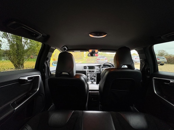 Used Volvo V60 2015 for sale - 76295193: Photo 29