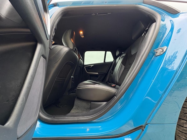 Used Volvo V60 2015 for sale - 76295193: Photo 34