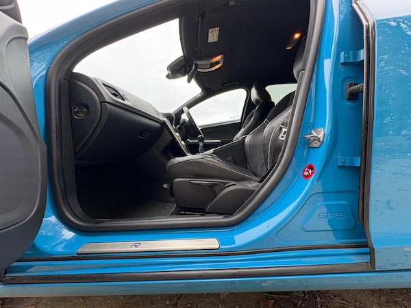 Used Volvo V60 2015 for sale - 76295193: Photo 36