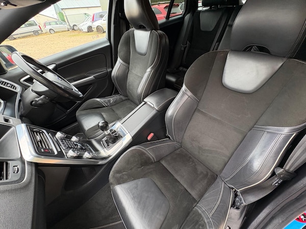Used Volvo V60 2015 for sale - 76295193: Photo 37