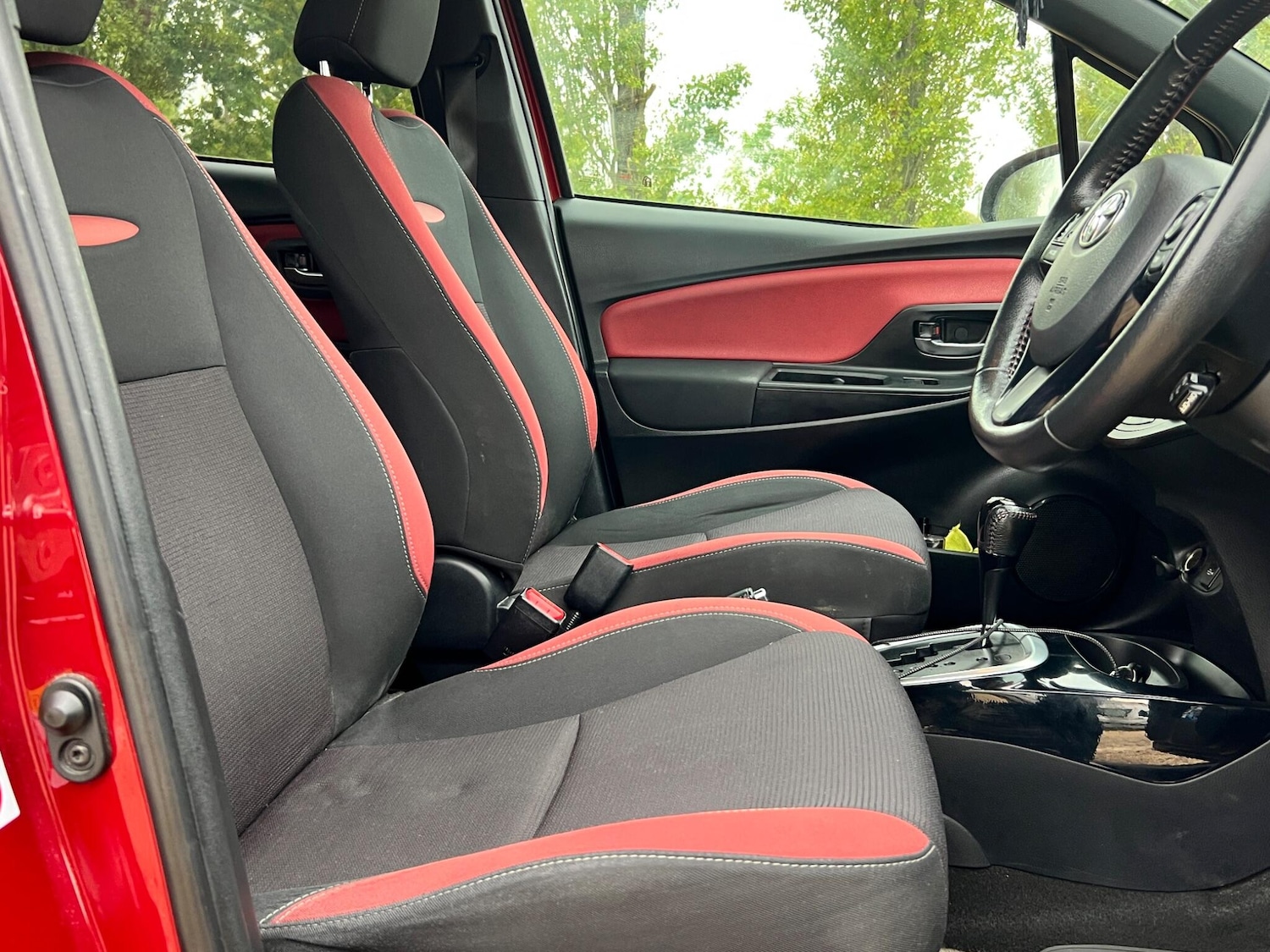Used Toyota Yaris 2017 for sale - 76151513: Photo 25