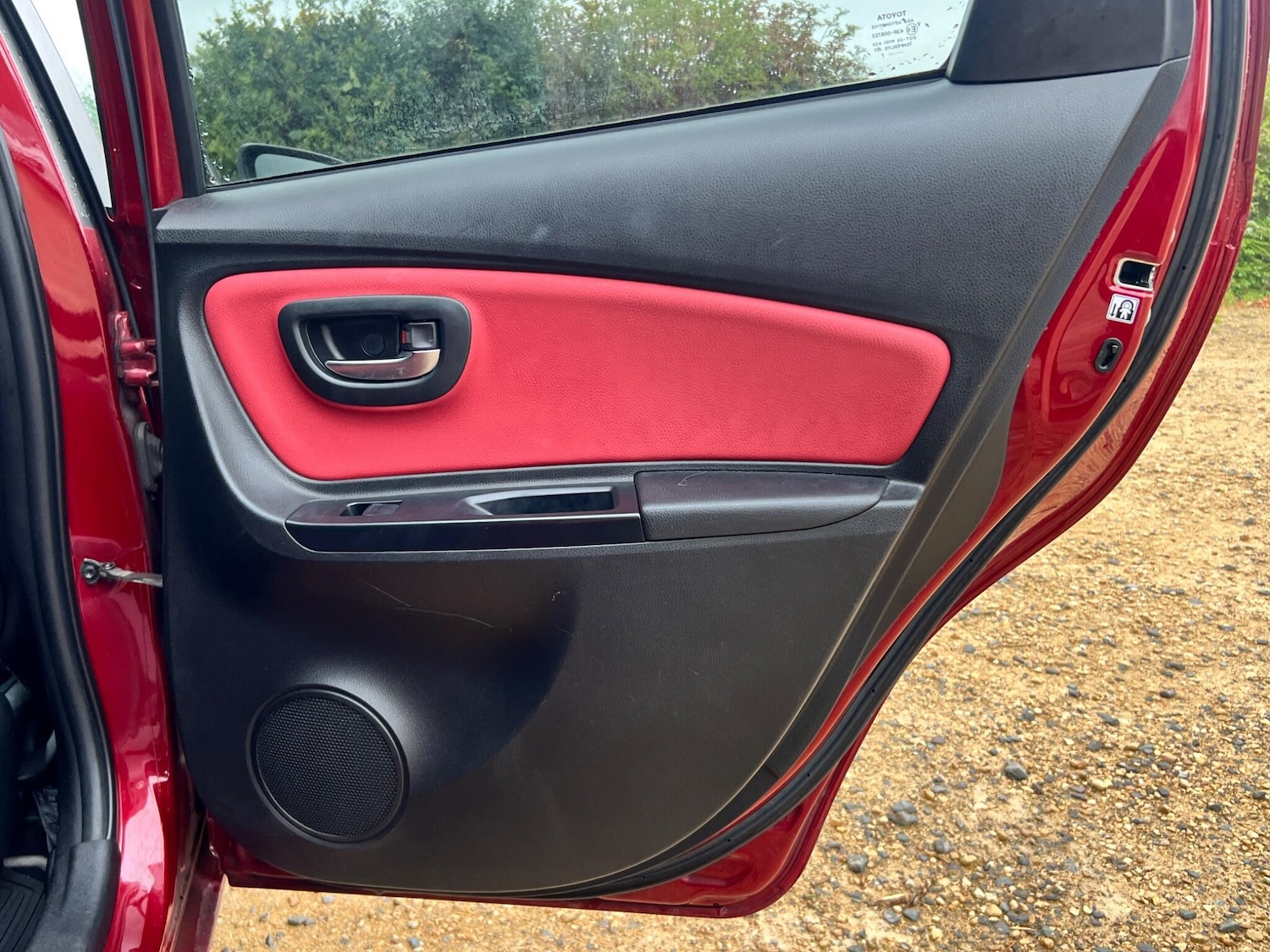 Used Toyota Yaris 2017 for sale - 76151513: Photo 29