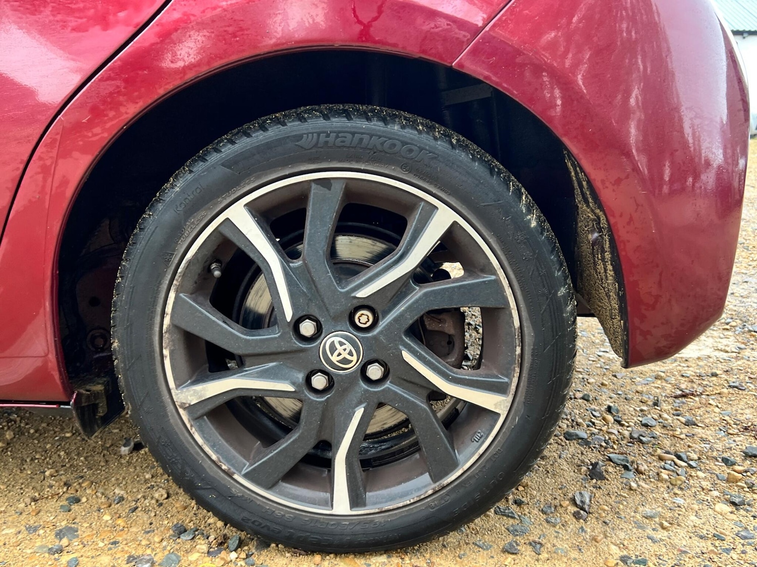 Used Toyota Yaris 2017 for sale - 76151513: Photo 40