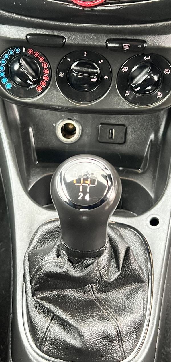 Used Vauxhall Corsa Van 2017 for sale - 75040435: Photo 12