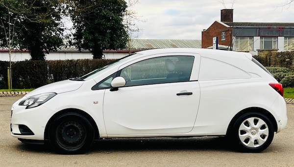 Used Vauxhall Corsa Van 2017 for sale - 75040435: Photo 4