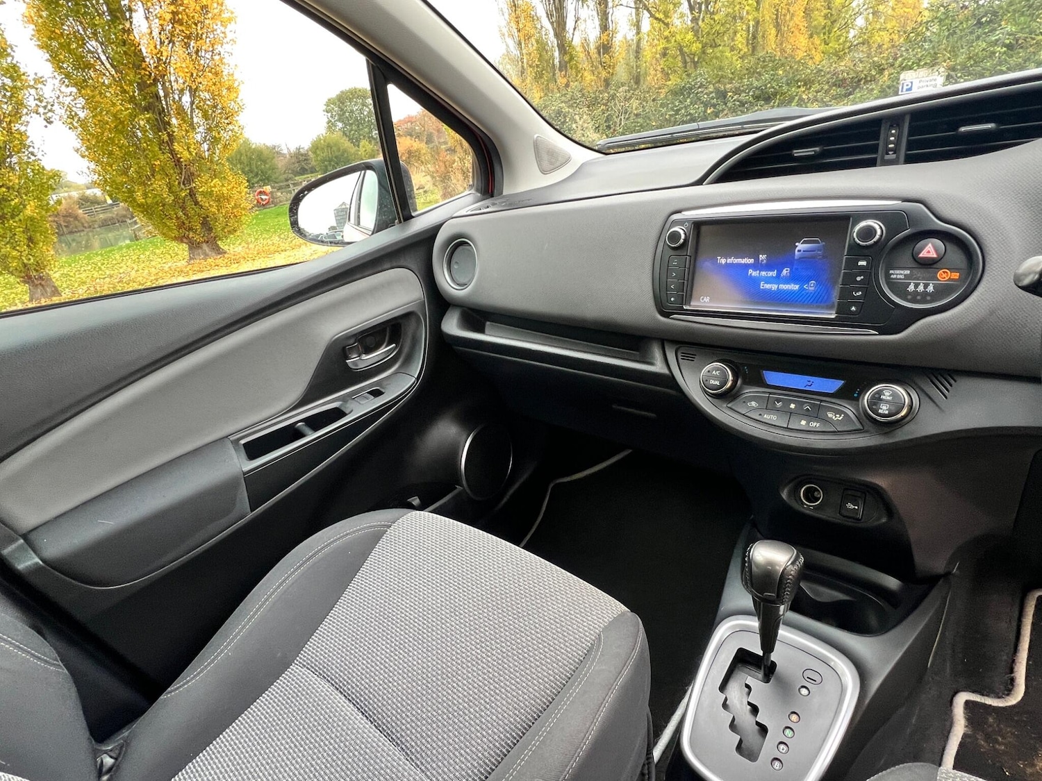 Used Toyota Yaris 2016 for sale - 76294881: Photo 24