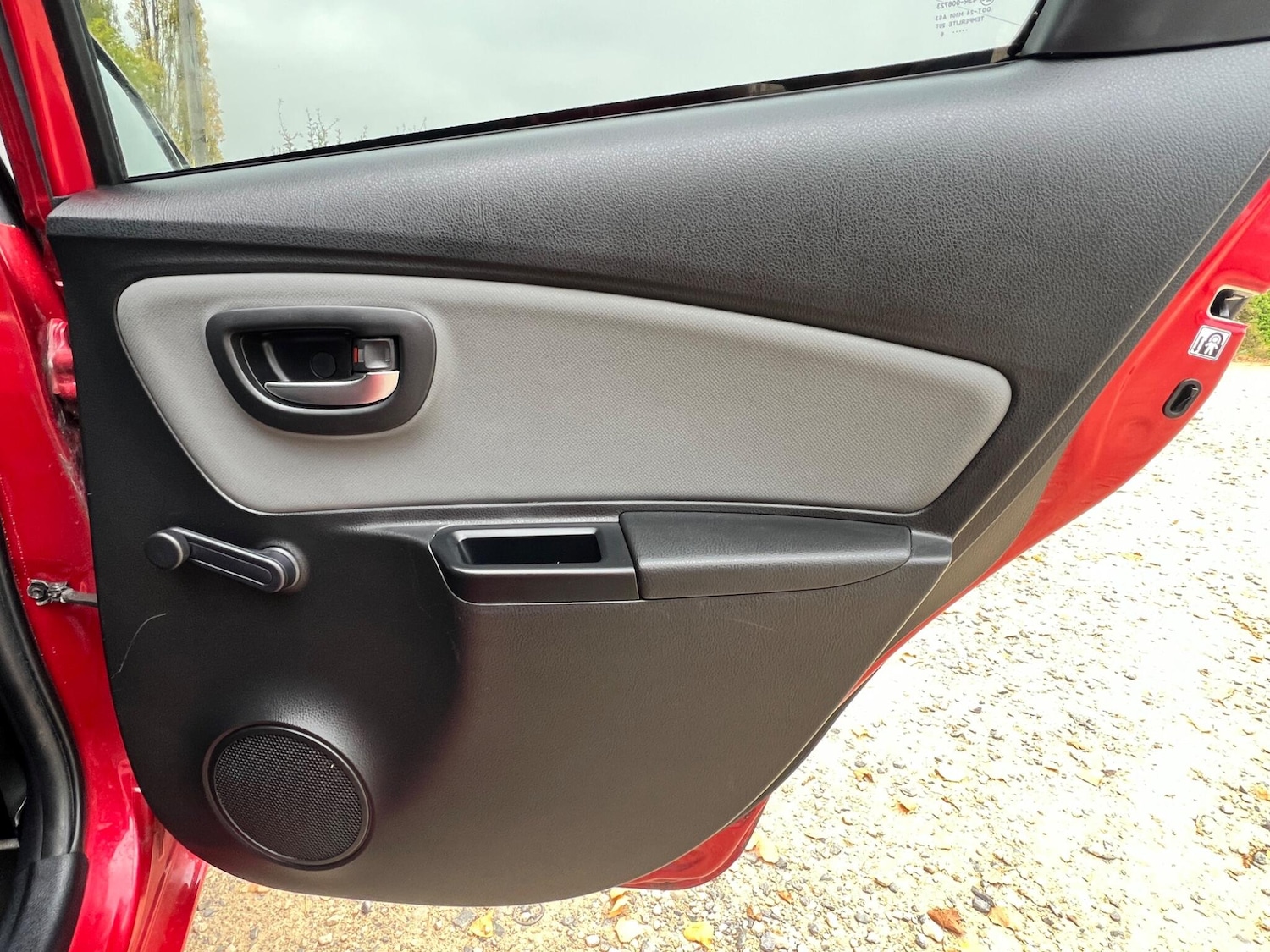 Used Toyota Yaris 2016 for sale - 76294881: Photo 35