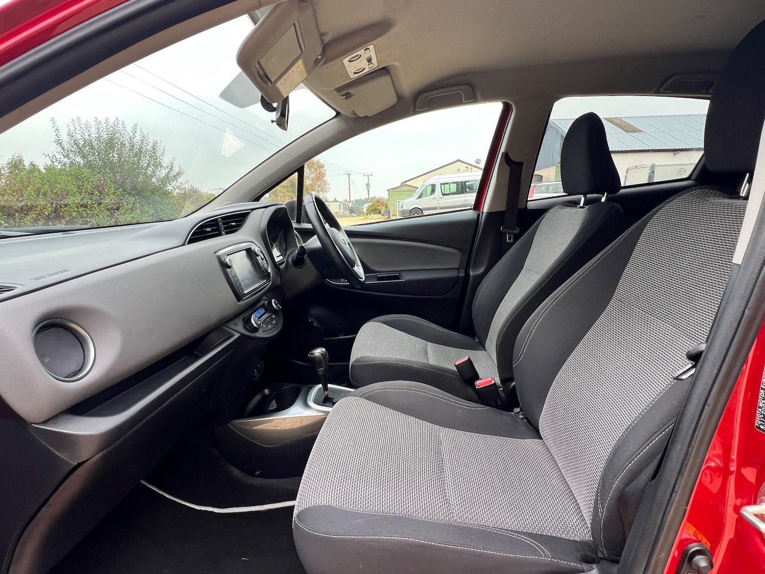 Used Toyota Yaris 2016 for sale - 76294881: Photo 42