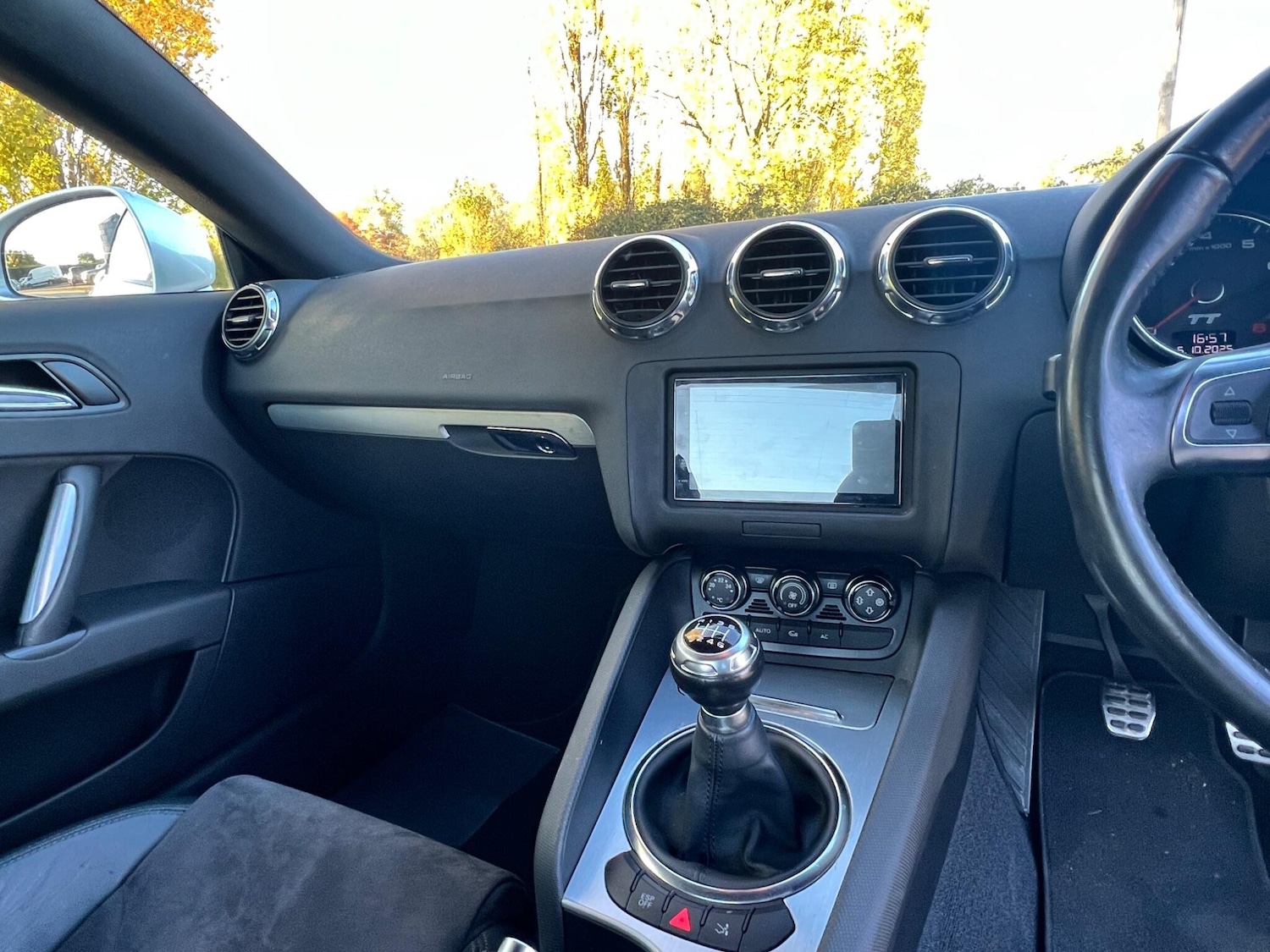 Used Audi TT 2010 for sale - 76188940: Photo 19