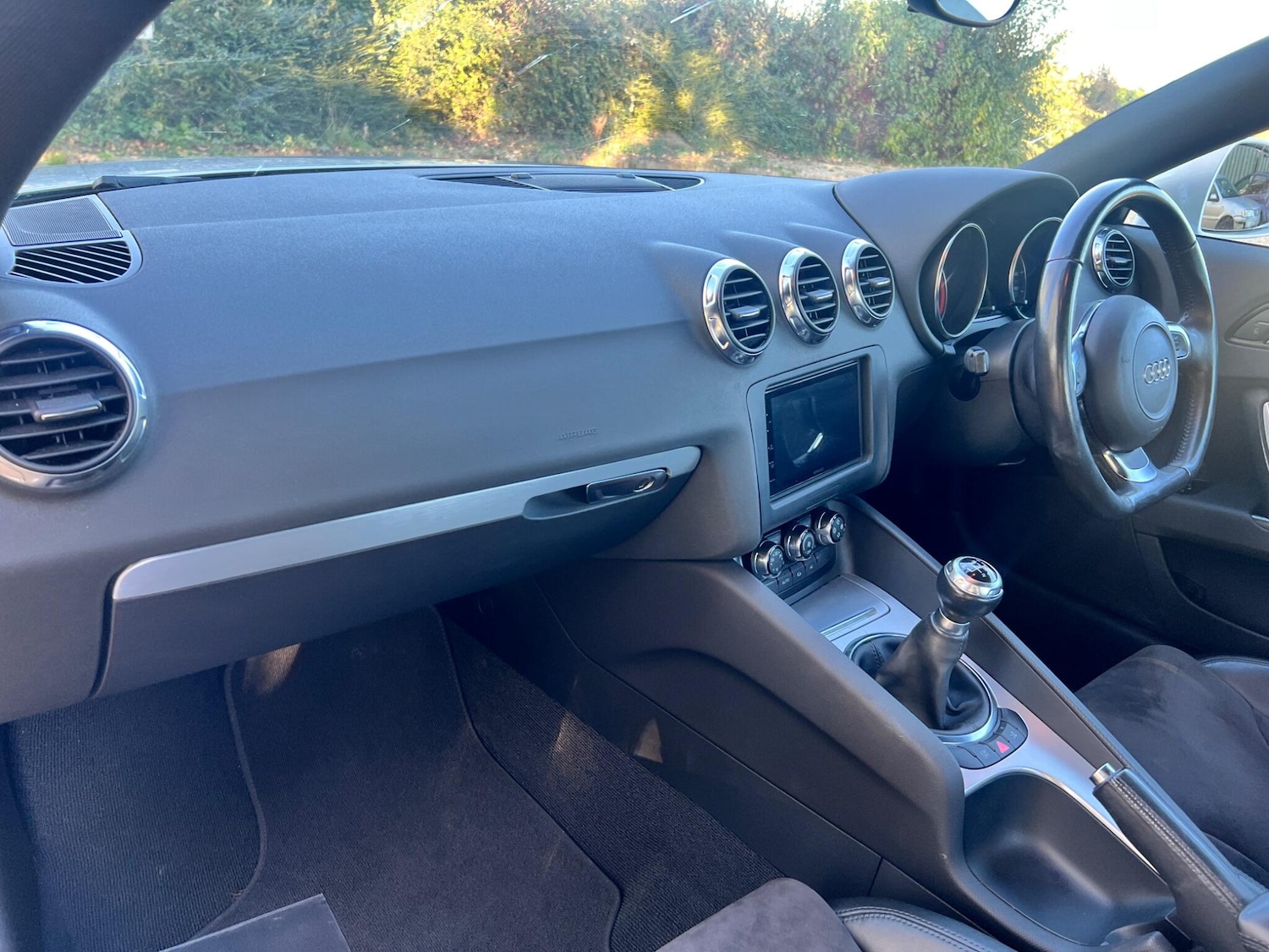 Used Audi TT 2010 for sale - 76188940: Photo 40