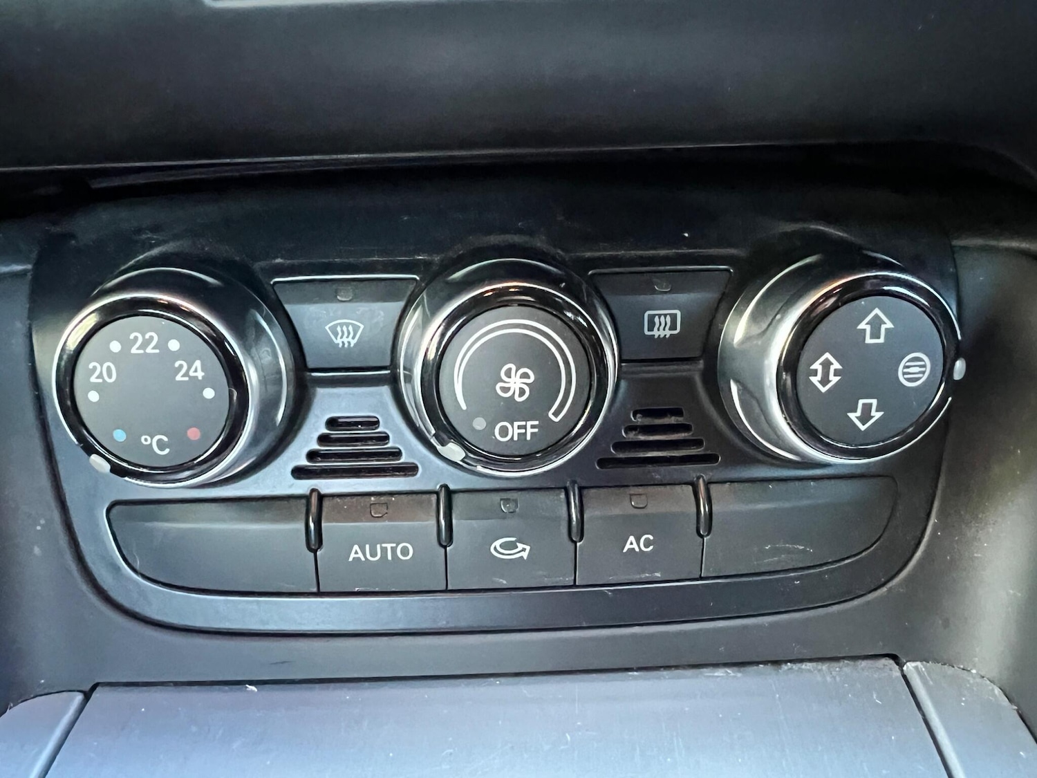 Used Audi TT 2010 for sale - 76188940: Photo 51