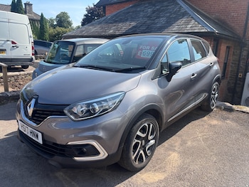 Used Renault Captur 2017 for sale - 79206105: Photo