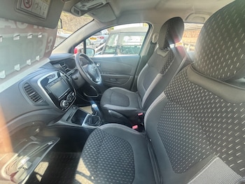 Used Renault Captur 2017 for sale - 79206105: Photo