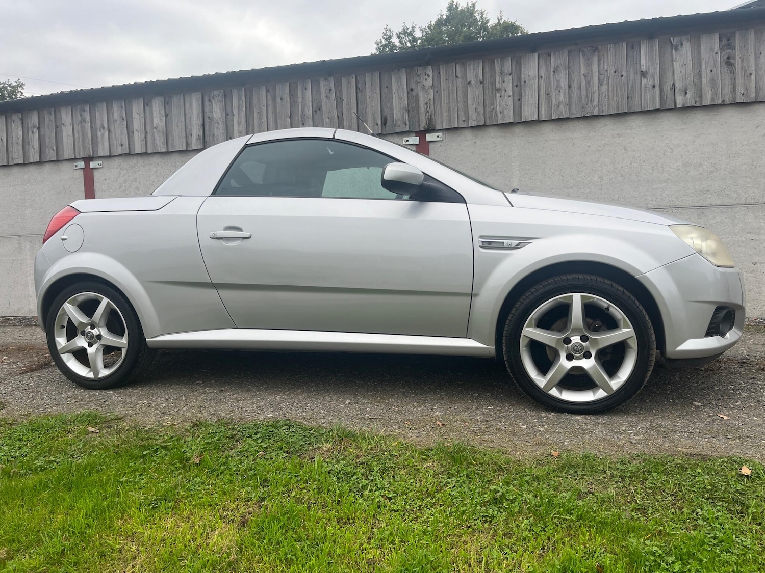 Used Vauxhall Tigra 2006 for sale - 76370925: Photo 3