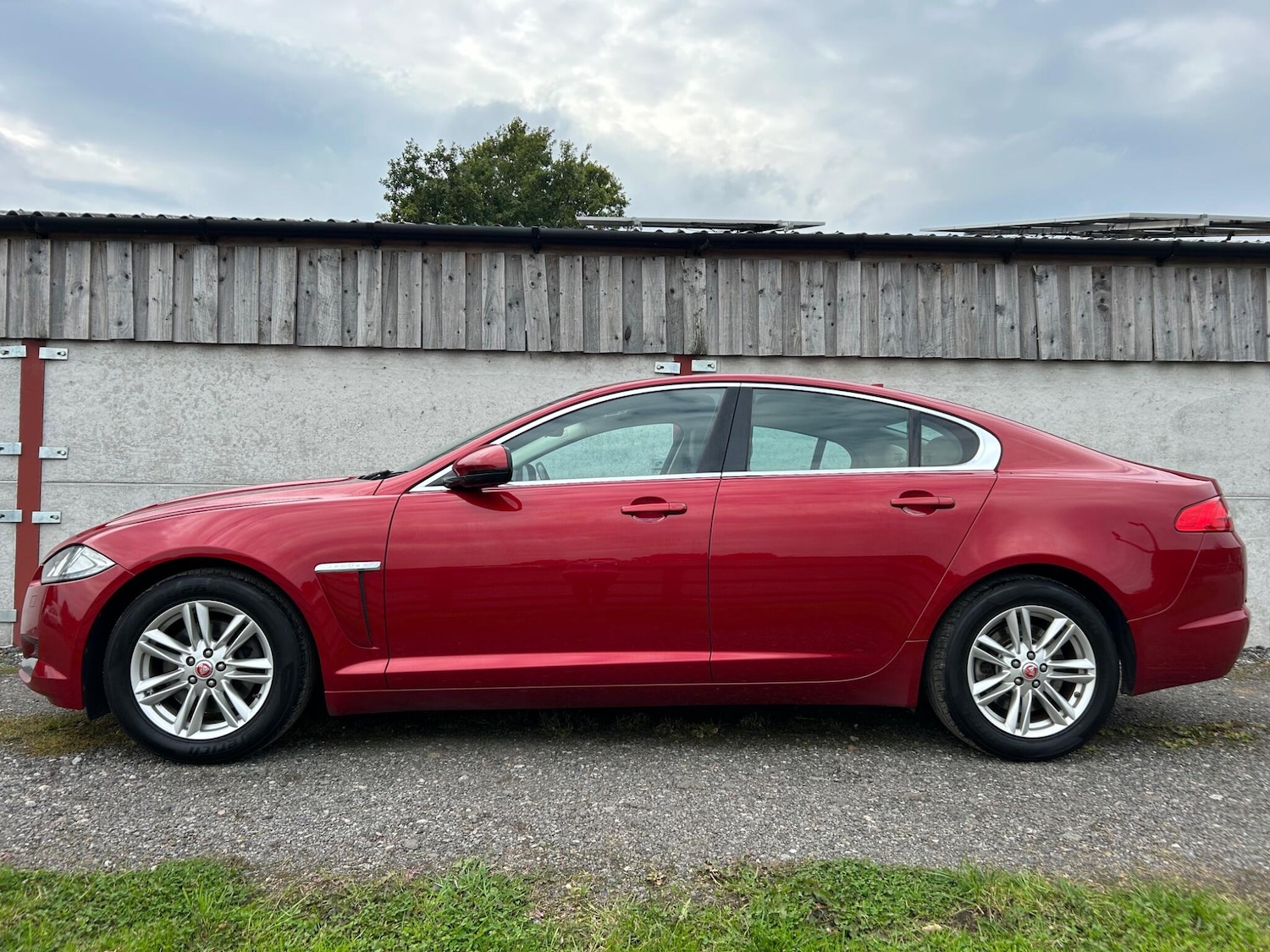 Used Jaguar XF 2014 for sale - 76360545: Photo 5